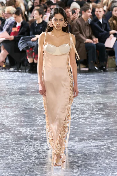 Look 11